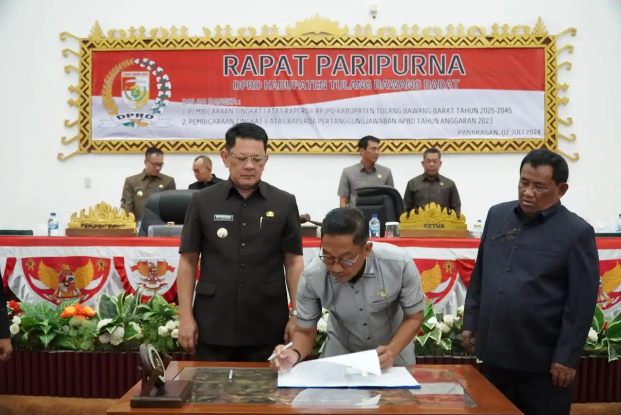 DPRD Tubaba Gelar Sidang Paripurna, Pj. Bupati Sampaikan RPJPD 2025 - 2045