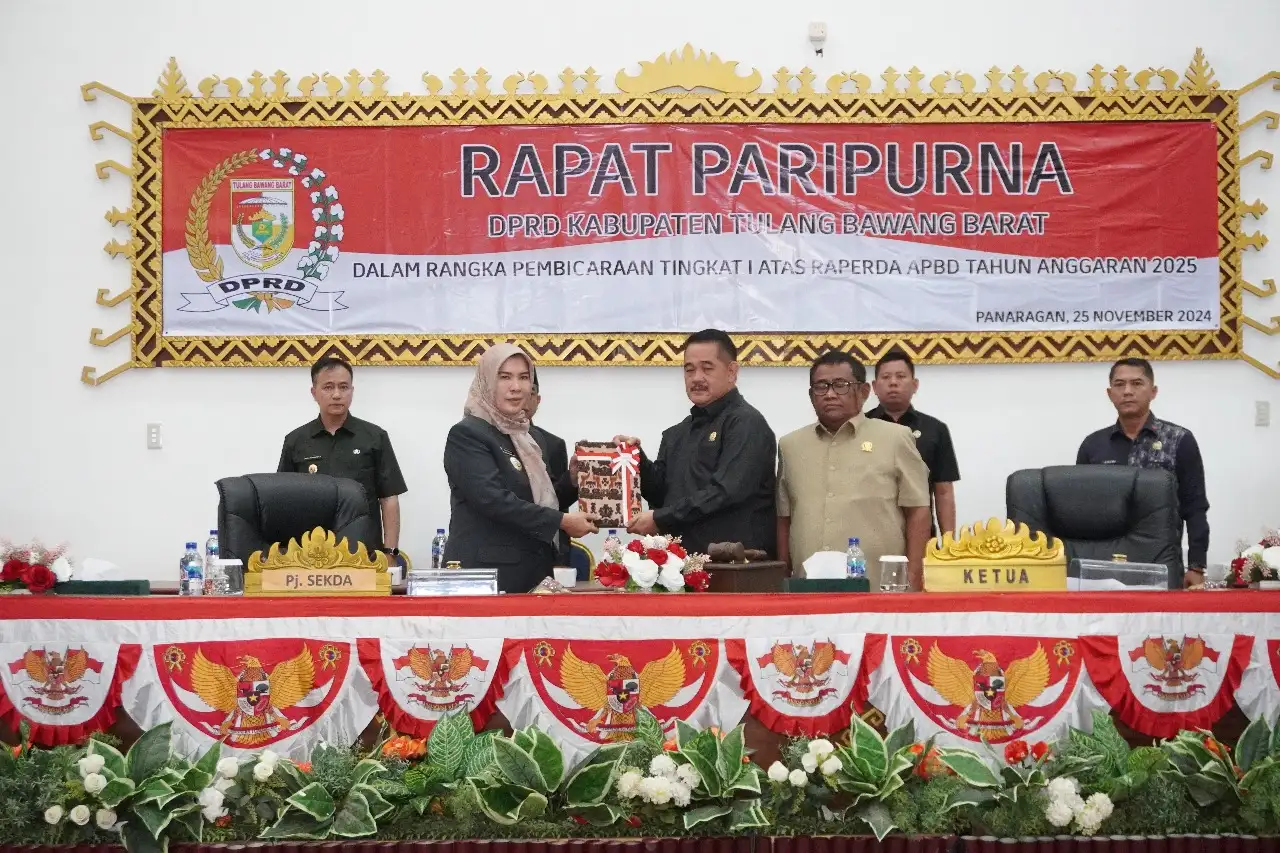 Bayana Sampaikan Raperda TK I APBD tahun 2025